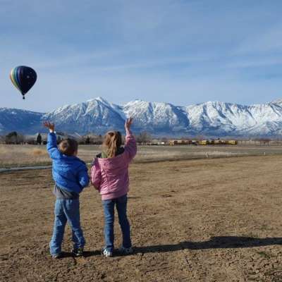 Kids looking at the mountains